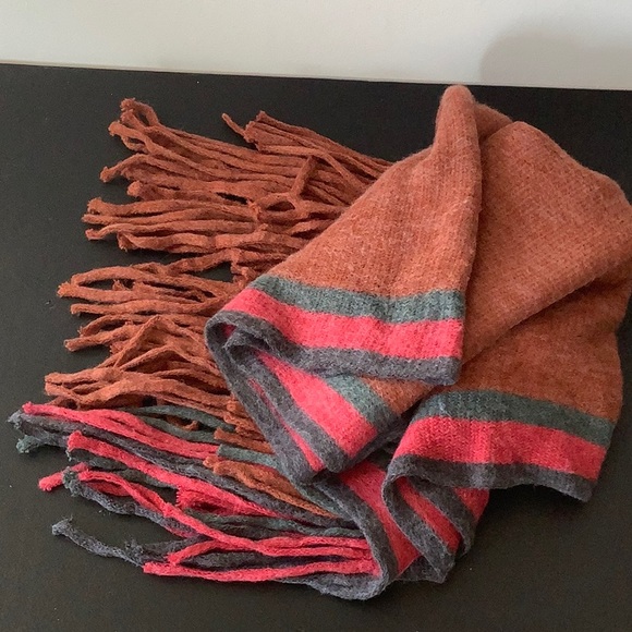 SCARF about 60-30 inches - Picture 2 of 8